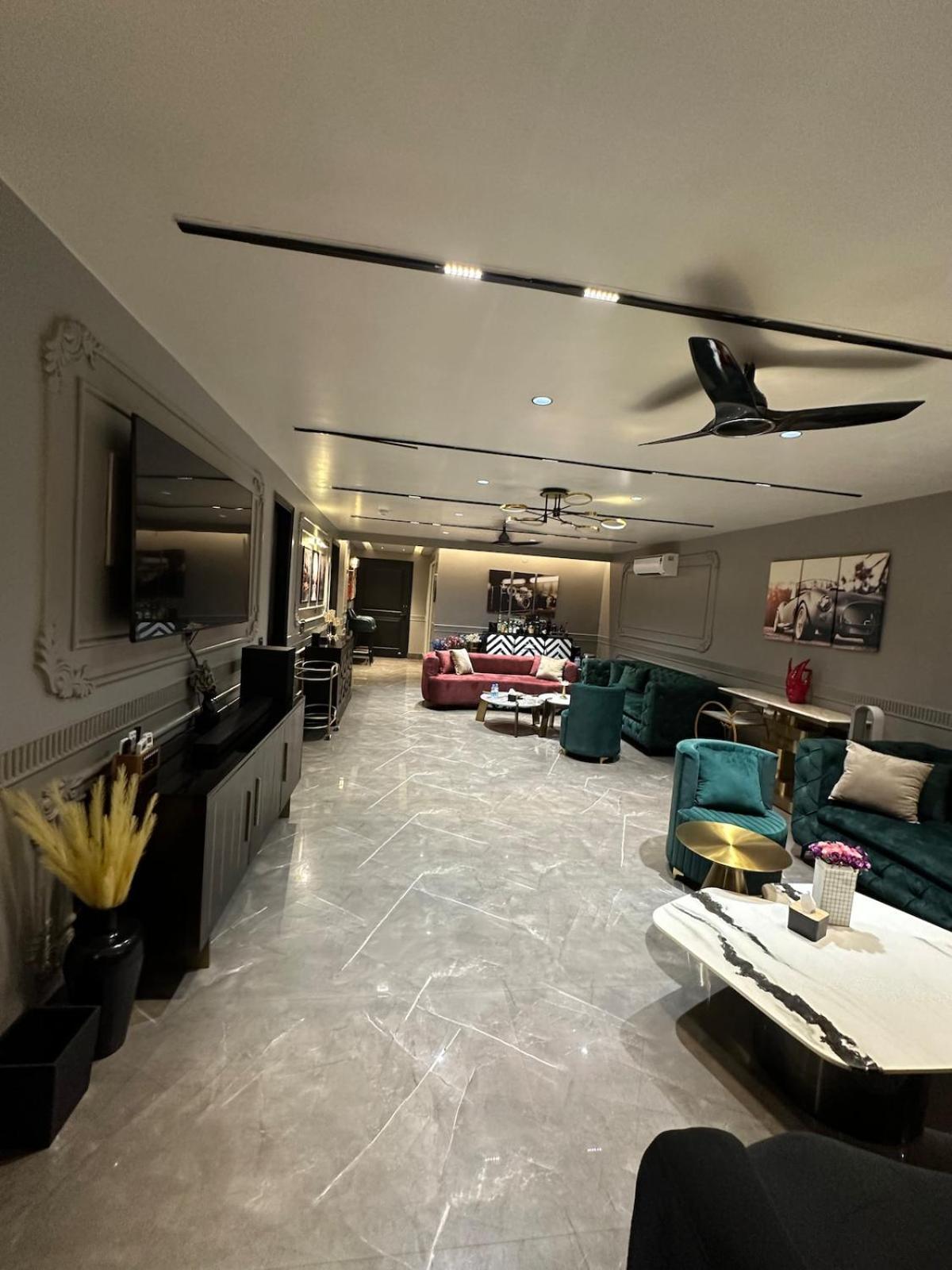 Luxury Penthouse With Terrace Garden Wish Homes Apartment New Delhi