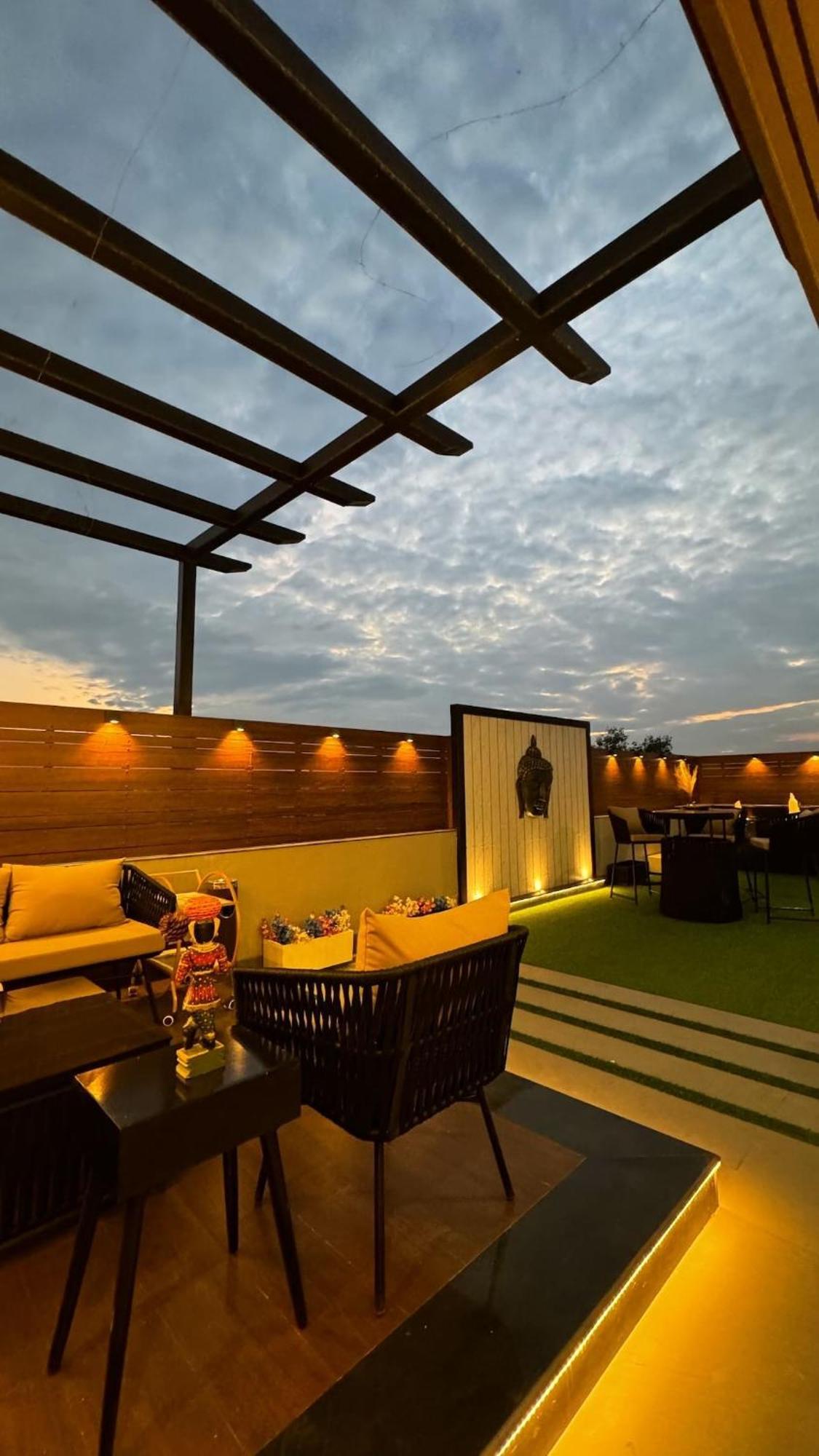 Luxury Penthouse With Terrace Garden Wish Homes Apartment New Delhi